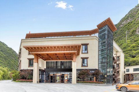 理县古尔沟温泉山庄