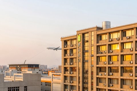 青蒲酒店(杭州萧山机场永盛路地铁站店)