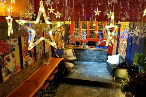 瓦当旅舍(北京北站平安里地铁站店)