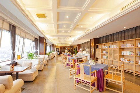 桂林漓江大瀑布饭店(象鼻山两江四湖店)