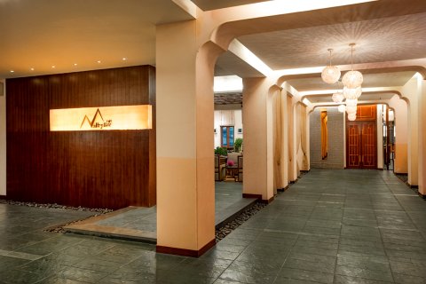 德钦高山别庄 · 梅里酒店