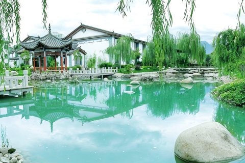 官房大酒店花园别墅