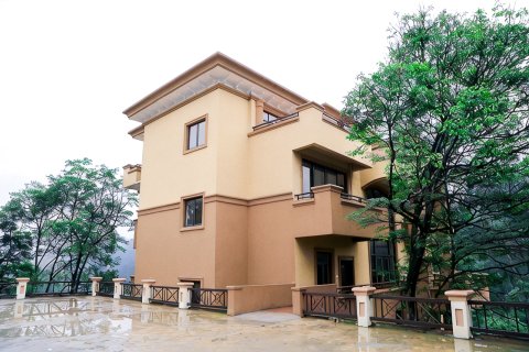 龙门南昆山石河奇观度假山庄