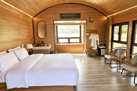 疍家渔排海上民宿(陵水猴岛旅游码头店)