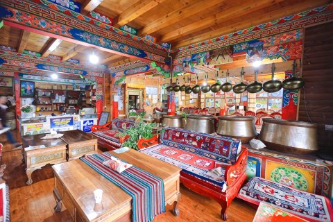 波密仁青庄园酒店(古乡湖景区店)