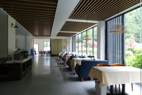 晓月晴岚花园私汤酒店（毕棚沟景区理小路店）