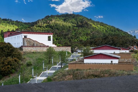德钦高山别庄 · 梅里酒店