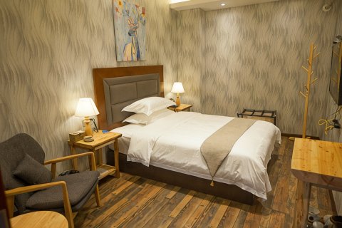 西昌合木客栈(邛海湿地海门渔村店)