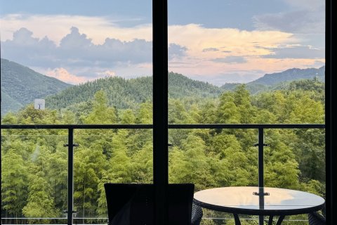 兴安依山伴水大酒店