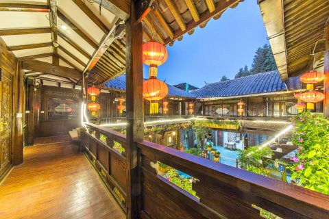 御龙庄·日照金山度假美宿(丽江古城大水车店)