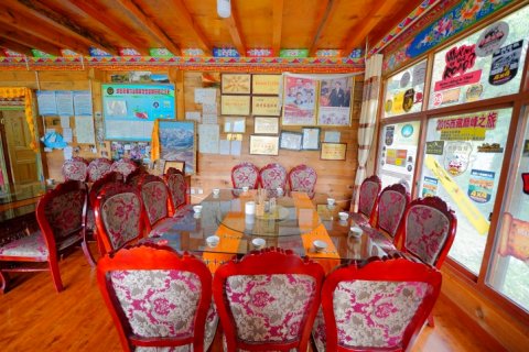 波密仁青庄园酒店(古乡湖景区店)