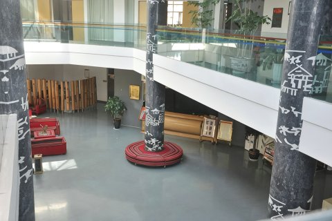 西盟龙潭大酒店