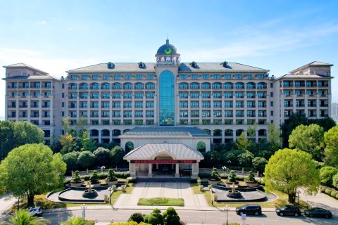 湖北文旅红莲湖酒店