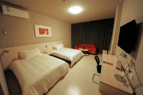 锦江之星品尚(海口骑楼老街滨海大道店)