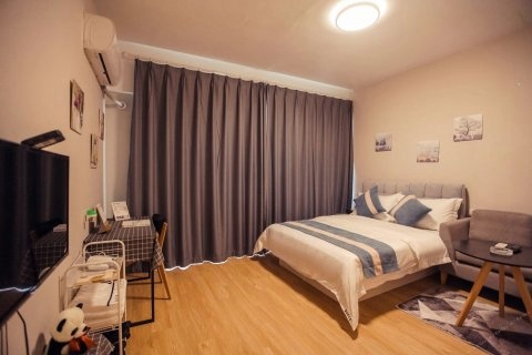 成都蓝白子精品公寓